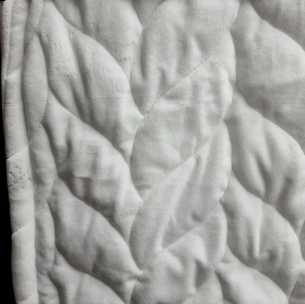 UGG Koolaburra Jasper White Quilted Table Runner Gray Faux Fur Farmhouse New